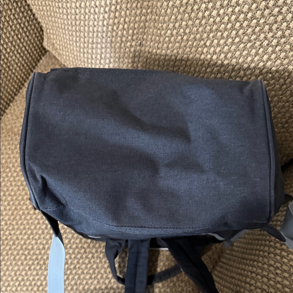 Black Convertible Canvas Rucksack/Backpack - Picture 8 of 9